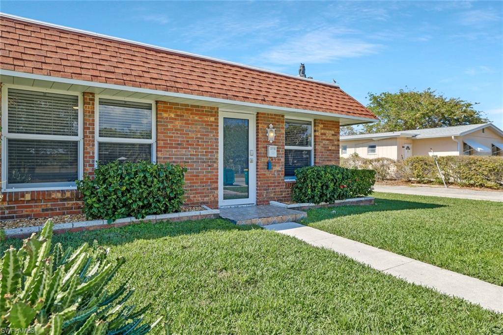 2710 Arbutus ST B1 photo 30