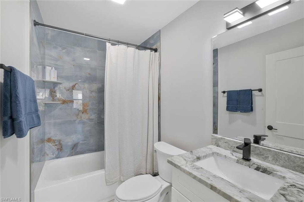 2710 Arbutus ST B1 photo 18