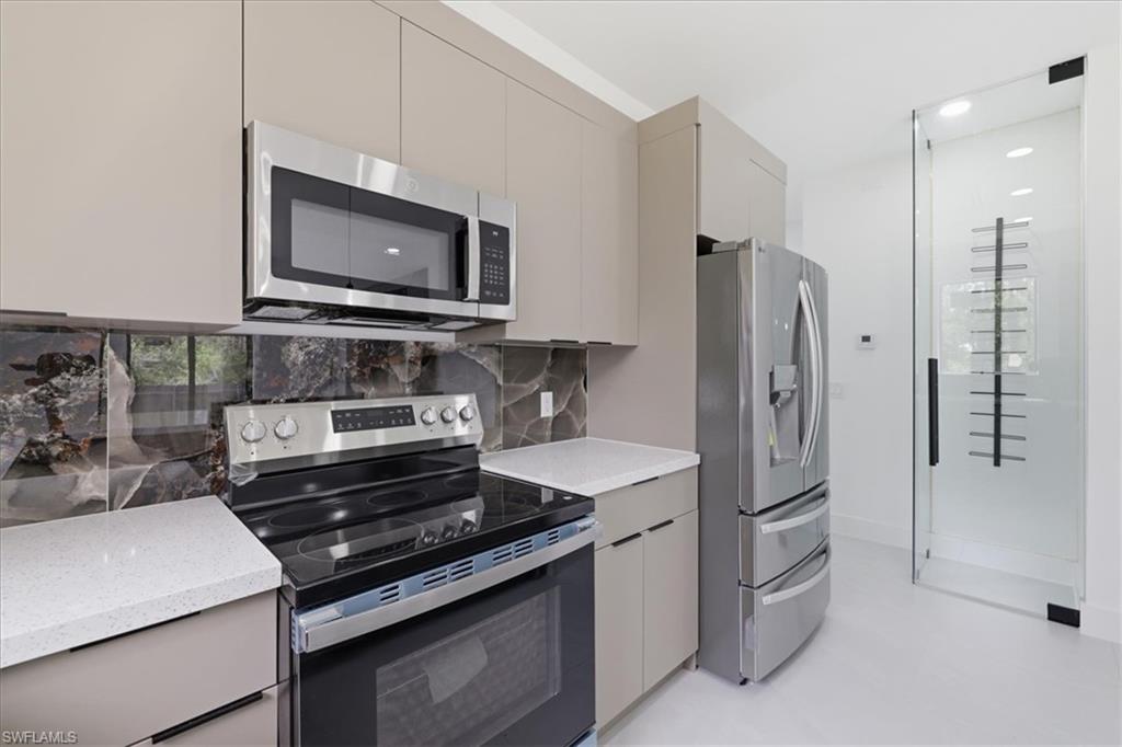 1151 Rachel ST E photo 17