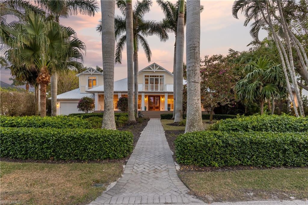 154 4th AVE N