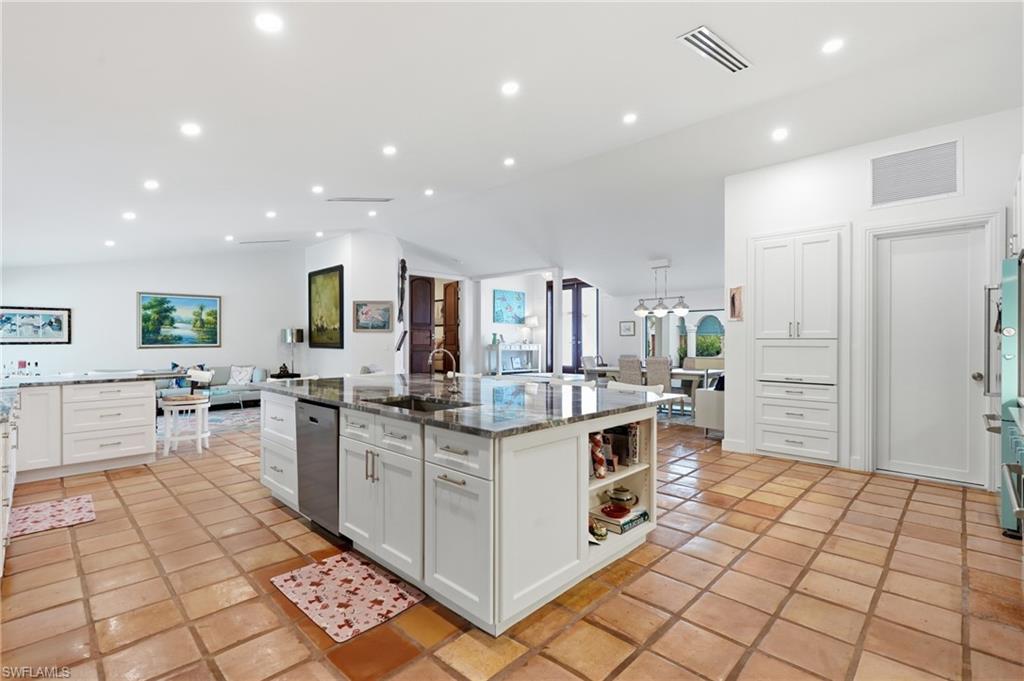 506 Pine Grove LN photo 16