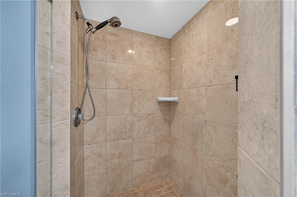 1709 SW 15th PL photo 18