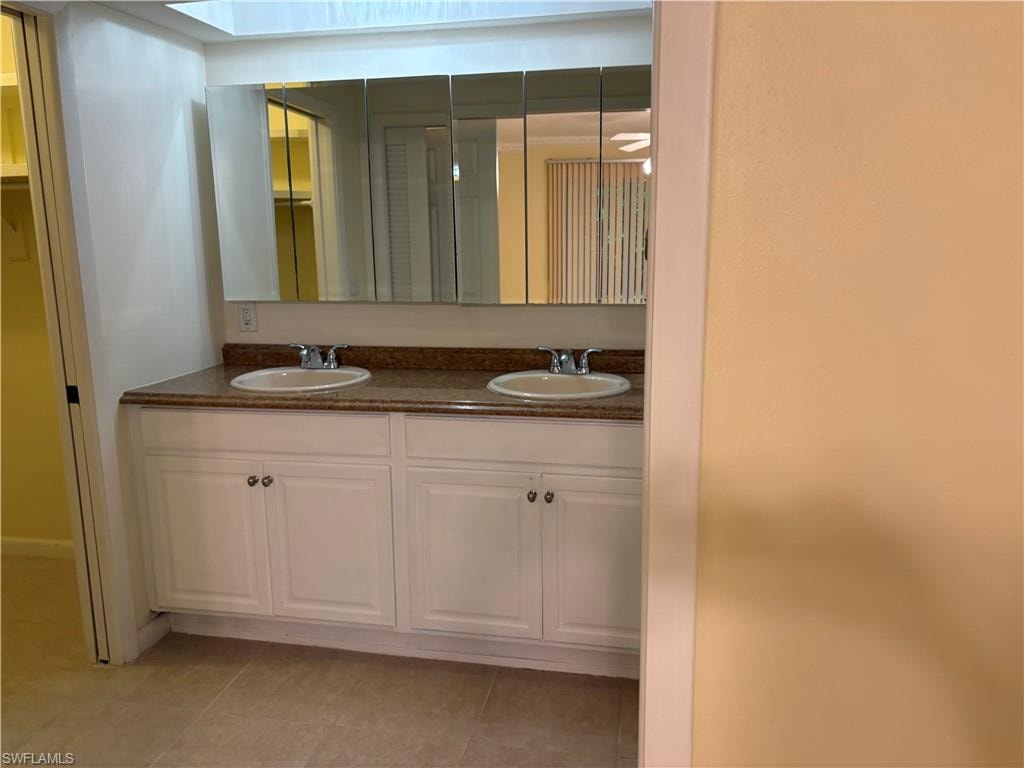 5661 Eichen CIR E photo 6