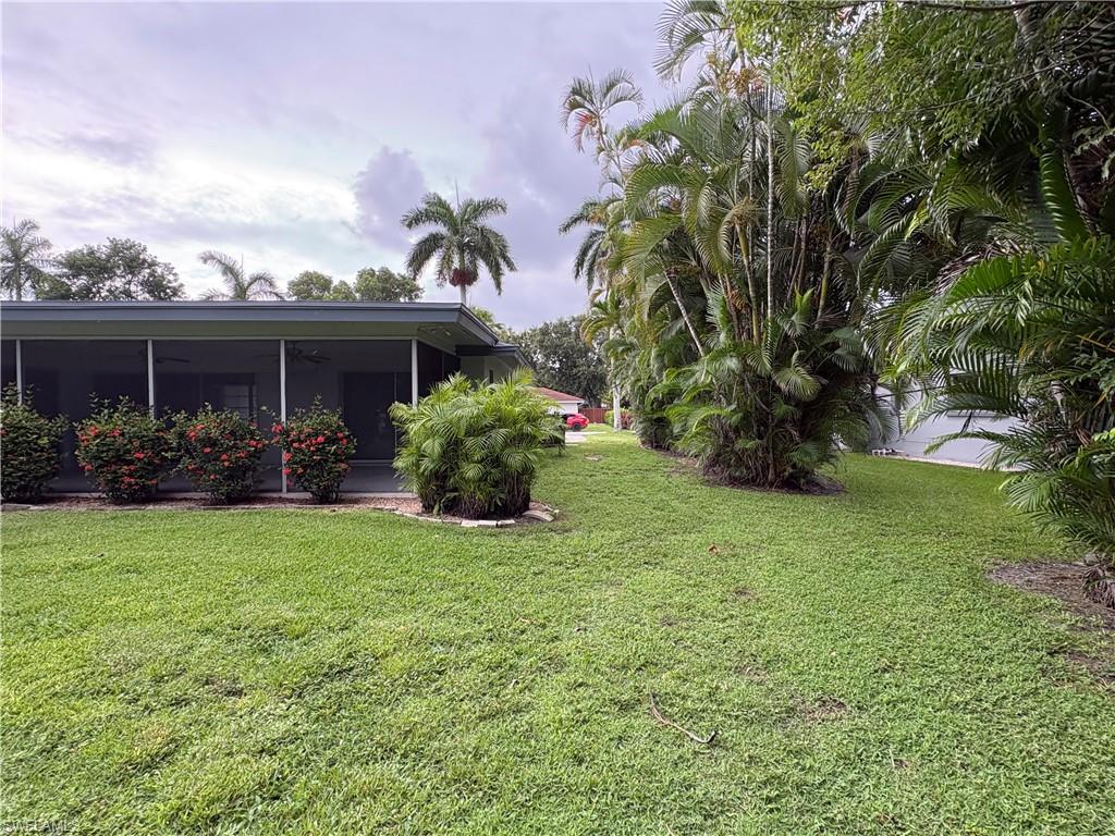 5661 Eichen CIR E photo 16