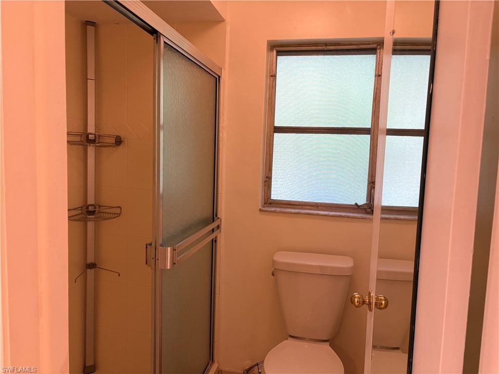 5661 Eichen CIR E photo 7