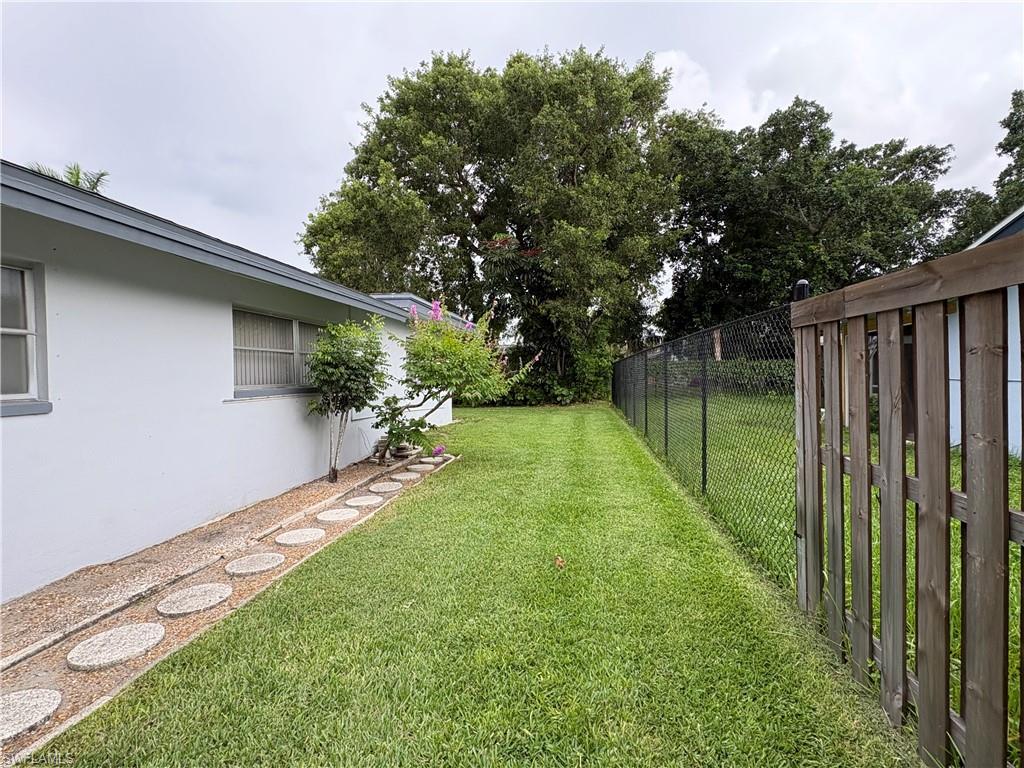 5661 Eichen CIR E photo 23