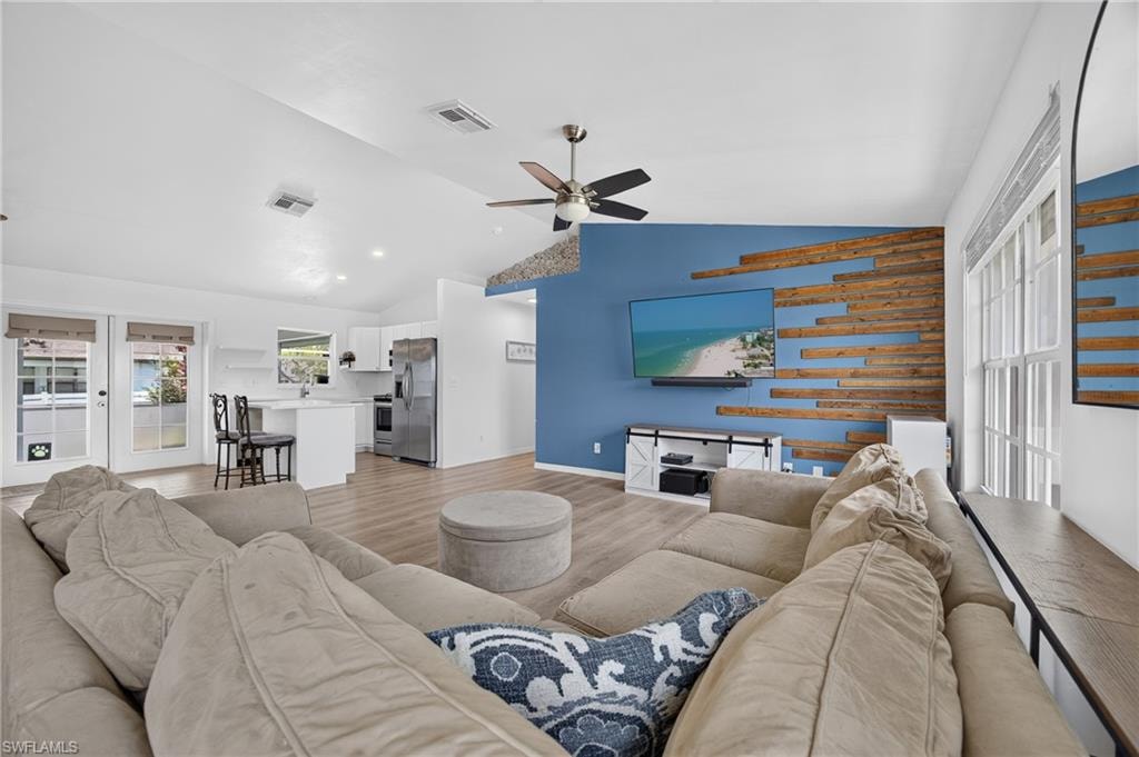 1821 SW 22nd TER photo 6