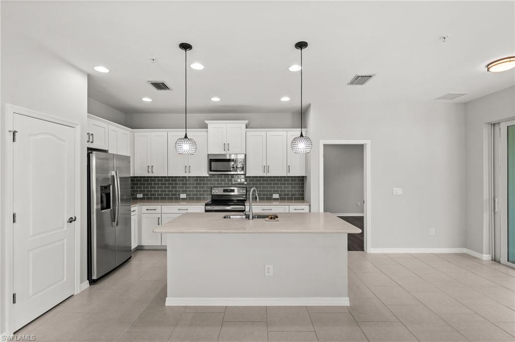 2344 Sheen LN 308 photo 16