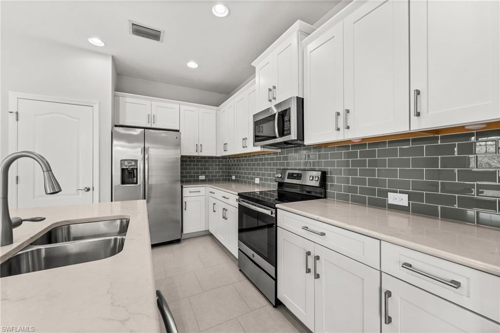 2344 Sheen LN 308 photo 22
