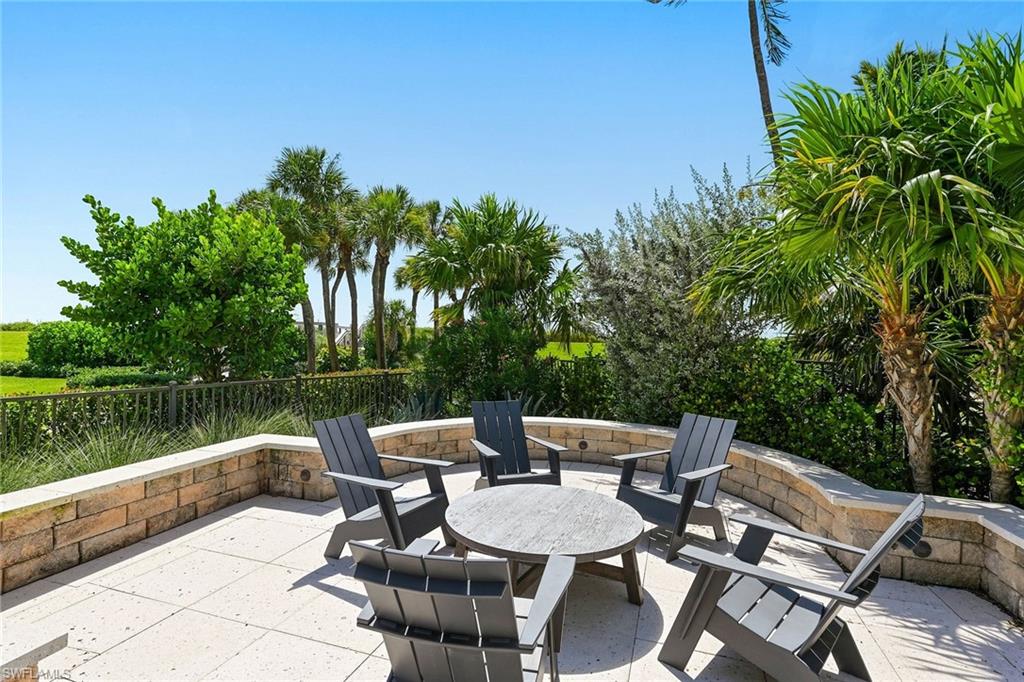 Outdoor Gathering Nook at Pool Deck