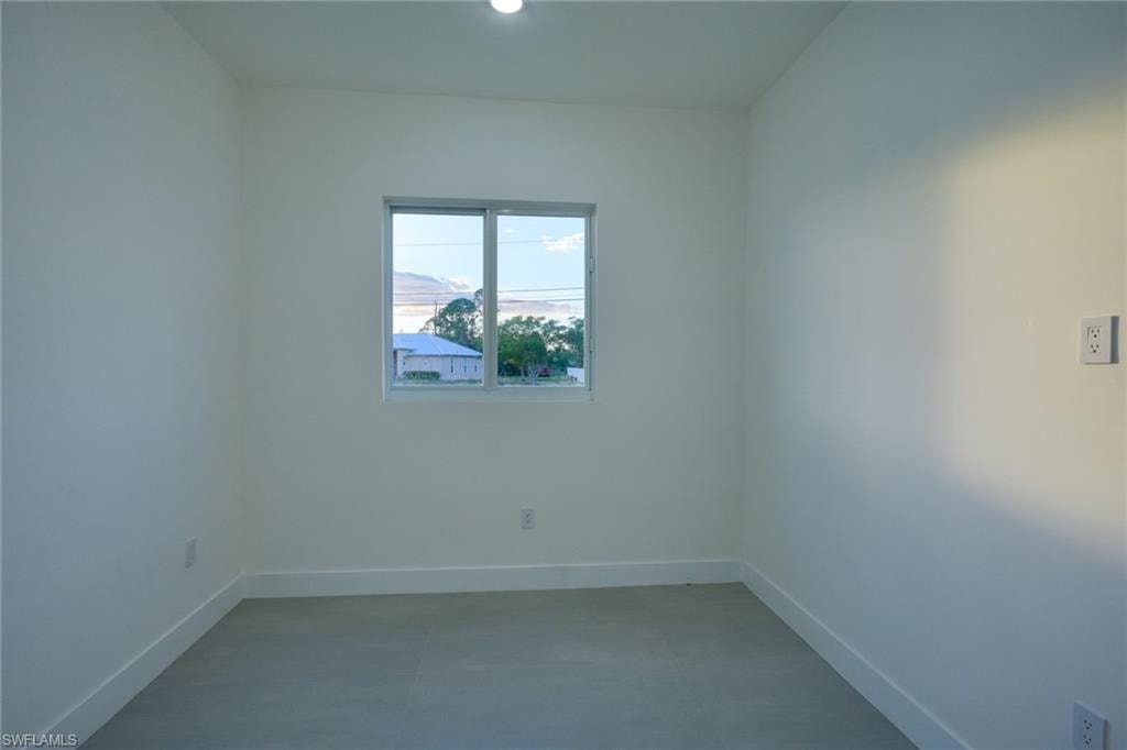 5 SW 26th PL photo 27