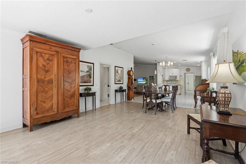 Open living/dining area great for entertaining