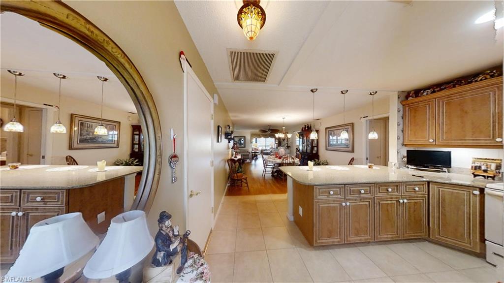 1527 Edgewater CIR photo 17