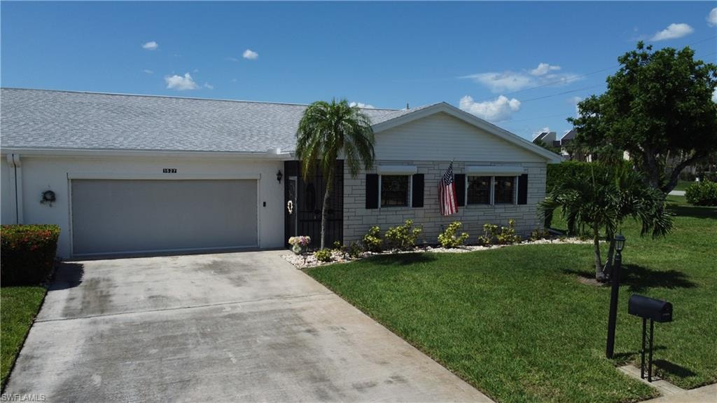1527 Edgewater CIR photo 14