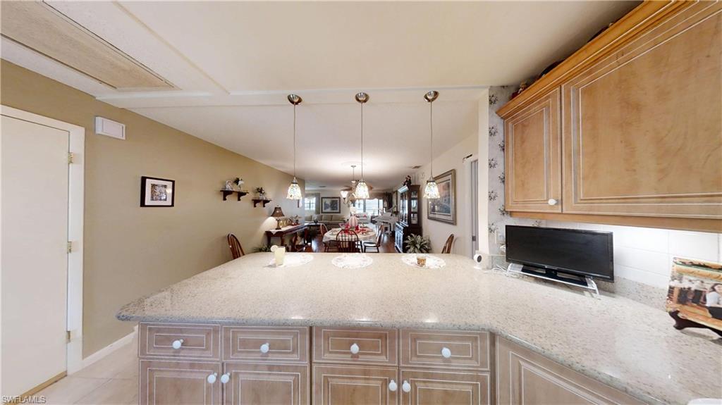 1527 Edgewater CIR photo 21