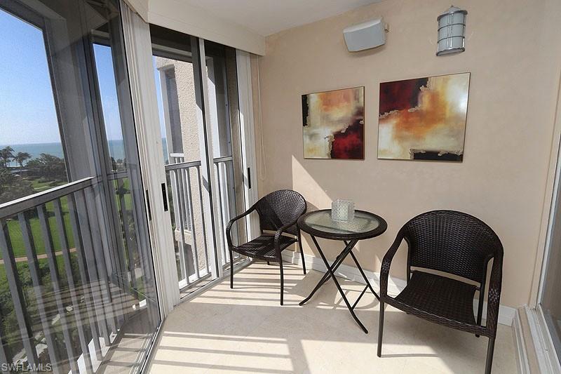 Master Bedroom Glassed/Screened Balcony