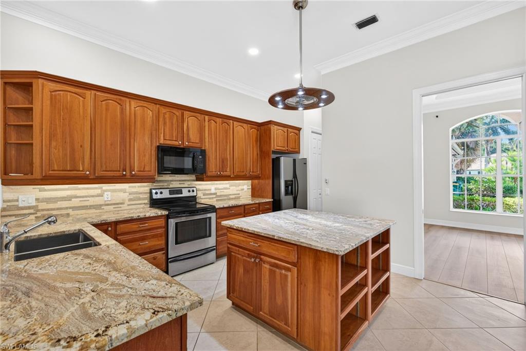 2229 Goshawk CT photo 6