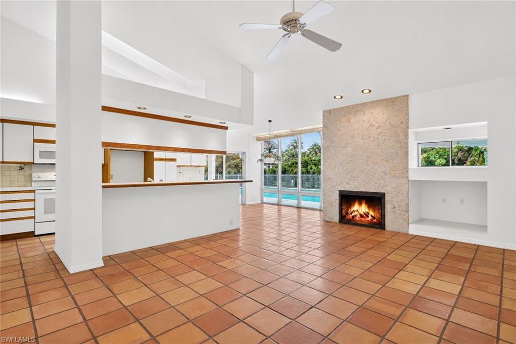 700 HOLLYBRIAR LN photo 17
