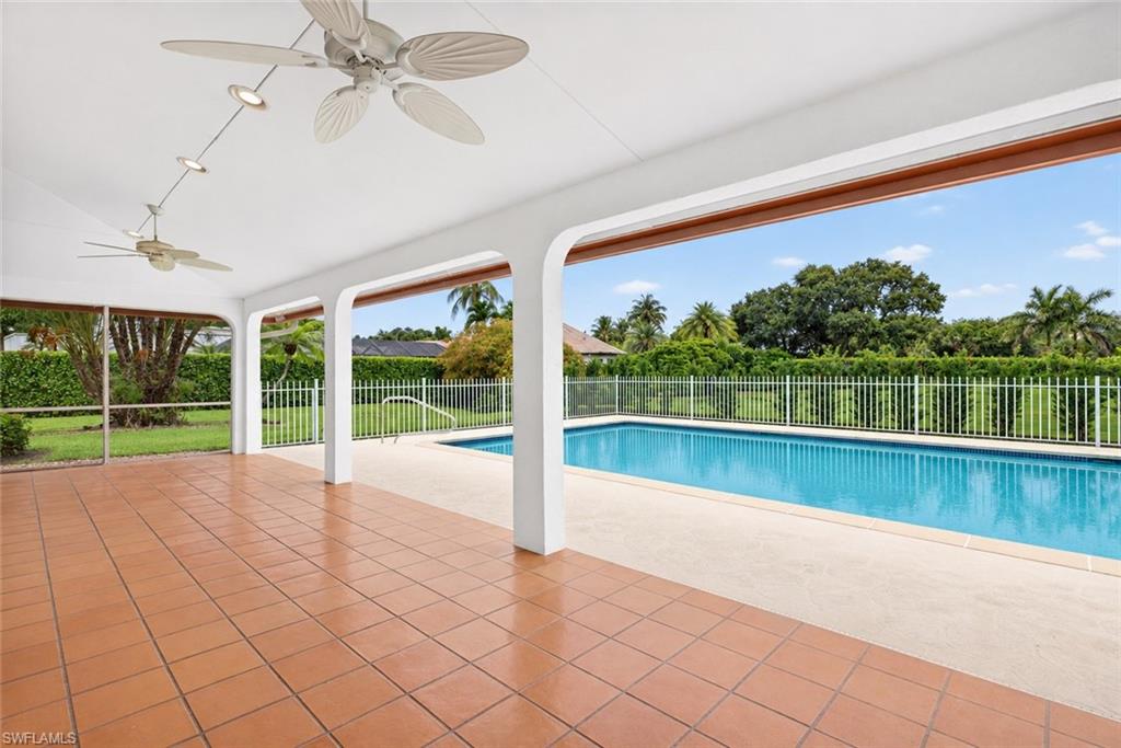 700 HOLLYBRIAR LN photo 10