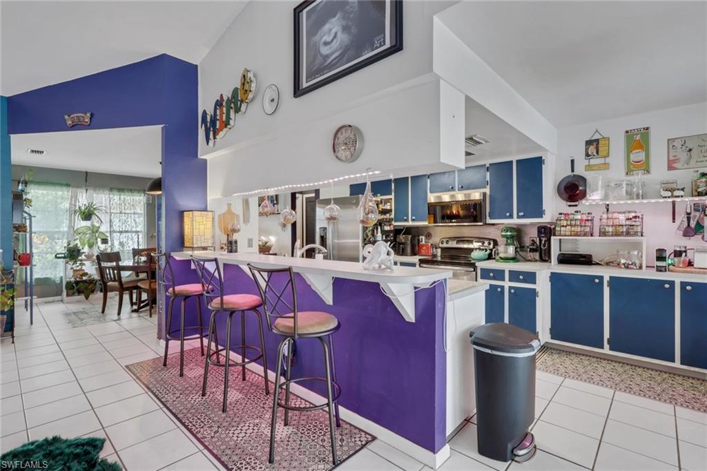 423 SW 39th ST