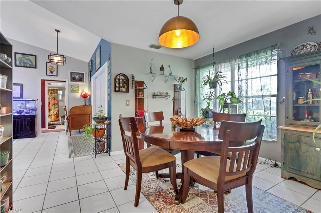 423 SW 39th ST
