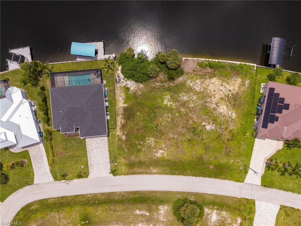 2210 NW 37th PL