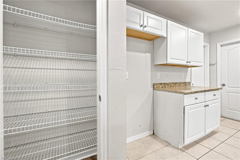 752 Barclay AVE photo 22