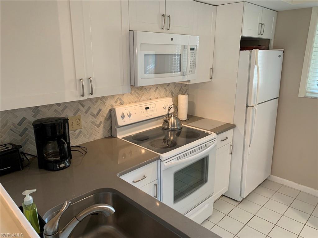 1004 Manatee RD H204 photo 6