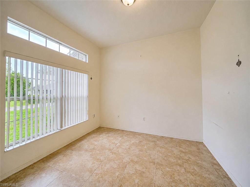 20 Hampton AVE photo 7