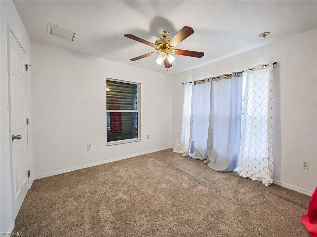 20 Hampton AVE photo 9