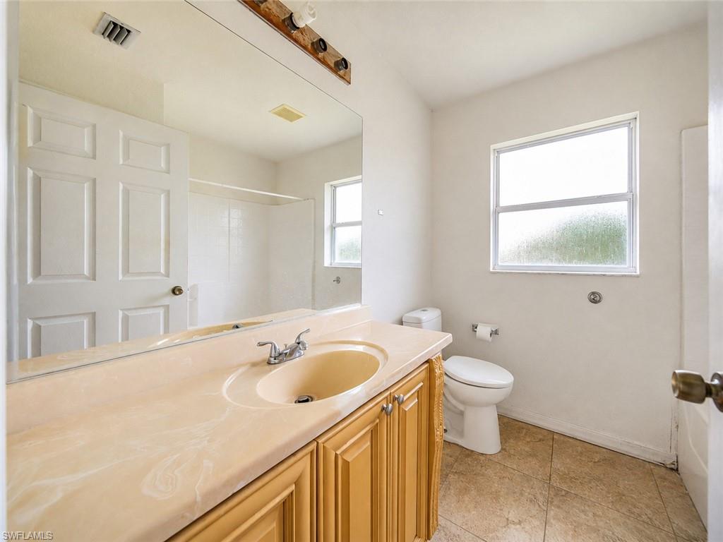 20 Hampton AVE photo 10