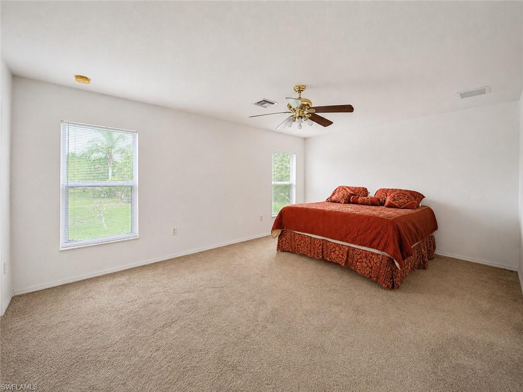 20 Hampton AVE photo 11