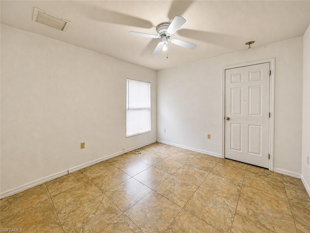 20 Hampton AVE photo 8