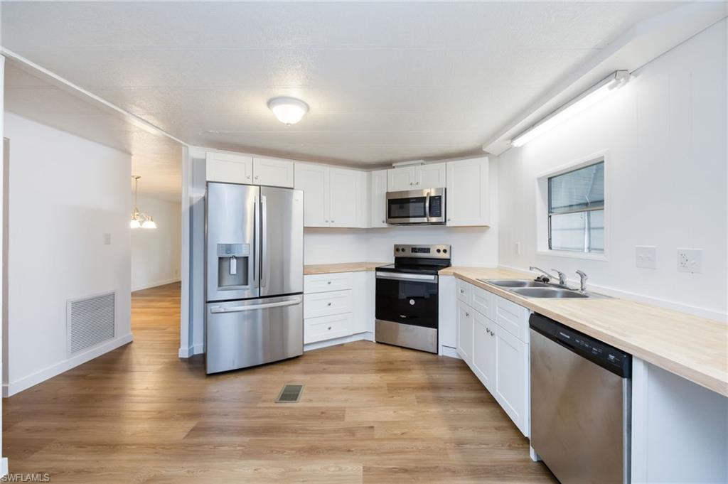 27380 Valois DR photo 8
