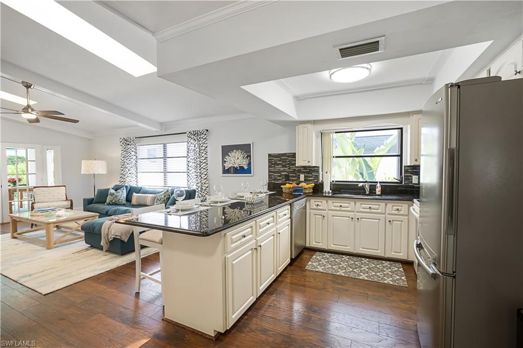 Kitchen / Family Room Open Floor Plan