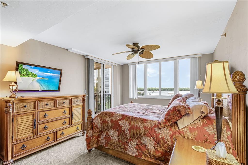VERY SPACIOUS MASTER SUITE WITH BRILLIANT BACK BAY VIEWS.