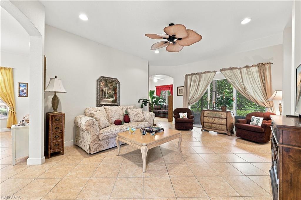 6116 Highwood Park LN