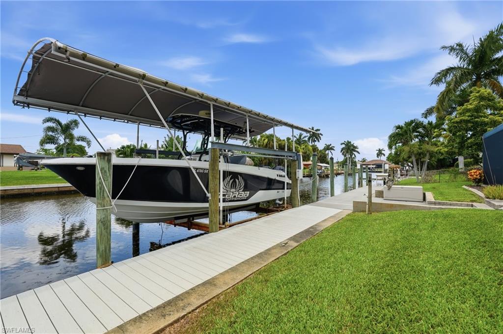 Dock / 10k Lb Boat Lift