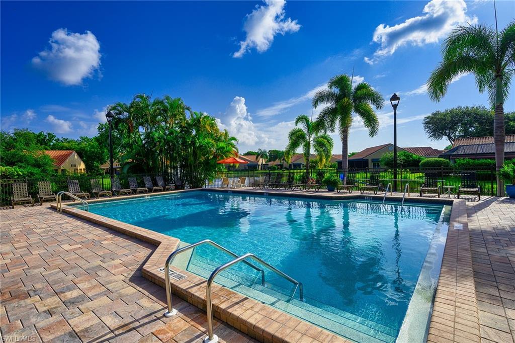 589 Beachwalk CIR P-203 photo 28