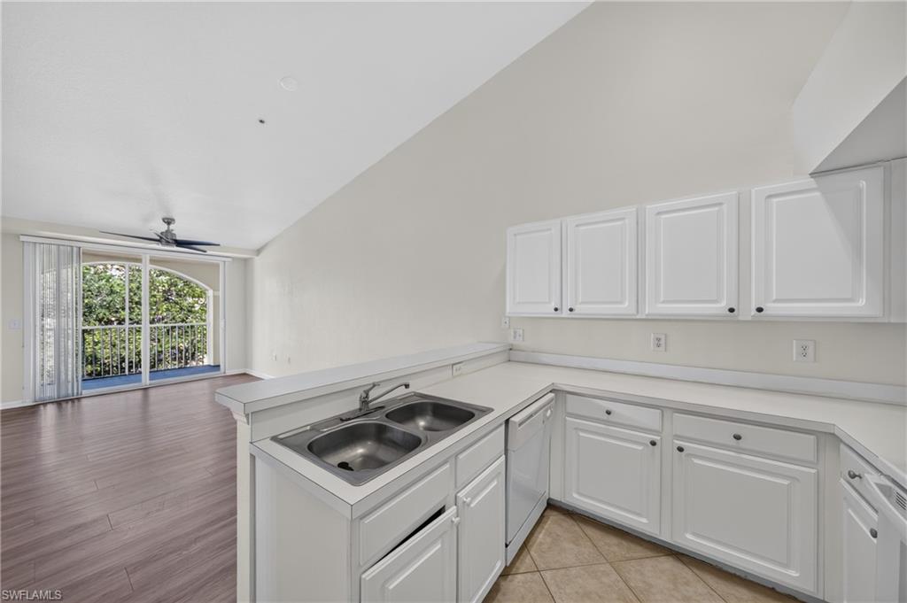 4122 Residence DR 121 photo 6