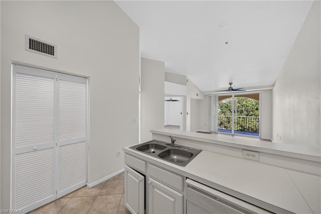 4122 Residence DR 121 photo 9
