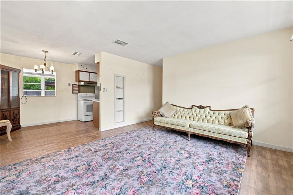 803 Perry AVE