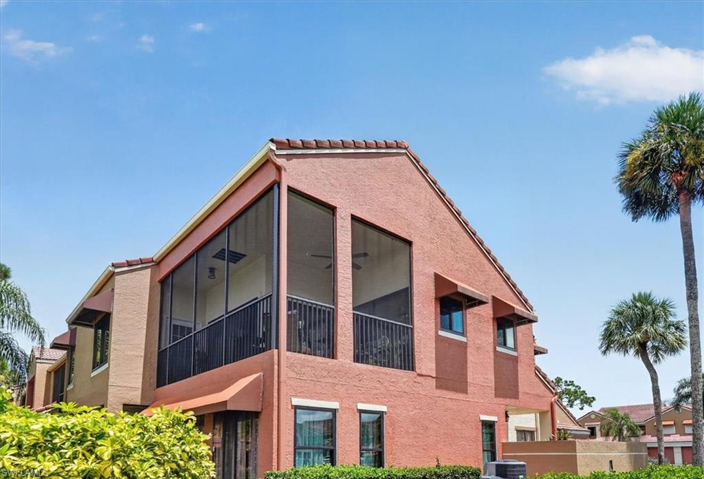 Wrap Around Screened Lanai overlooking pool & golf course