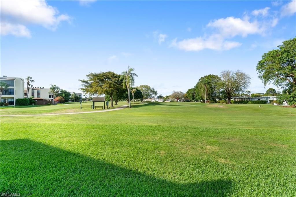 public golf course