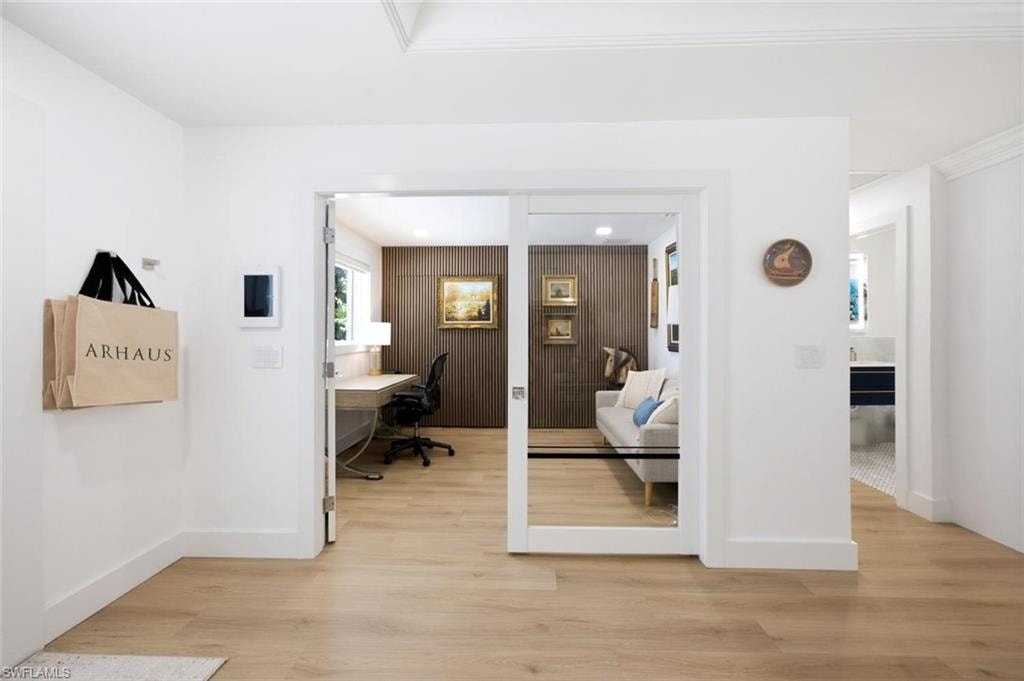 Convertible office-bedroom