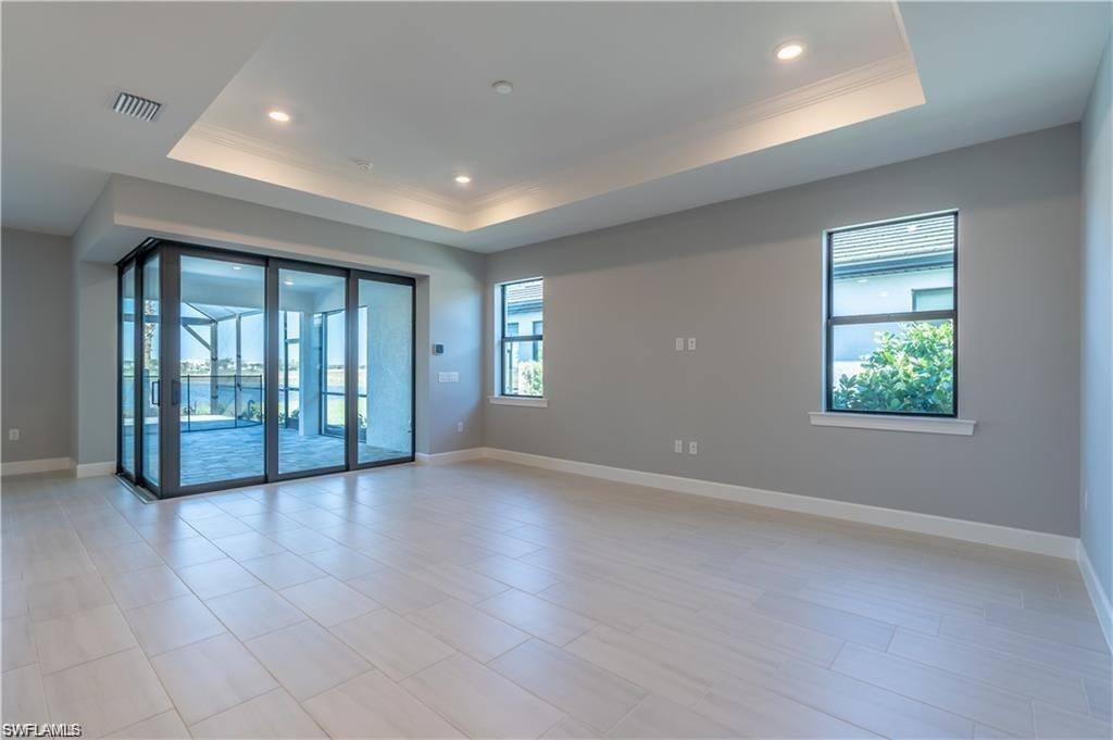 Tray ceiling with recessed lighting