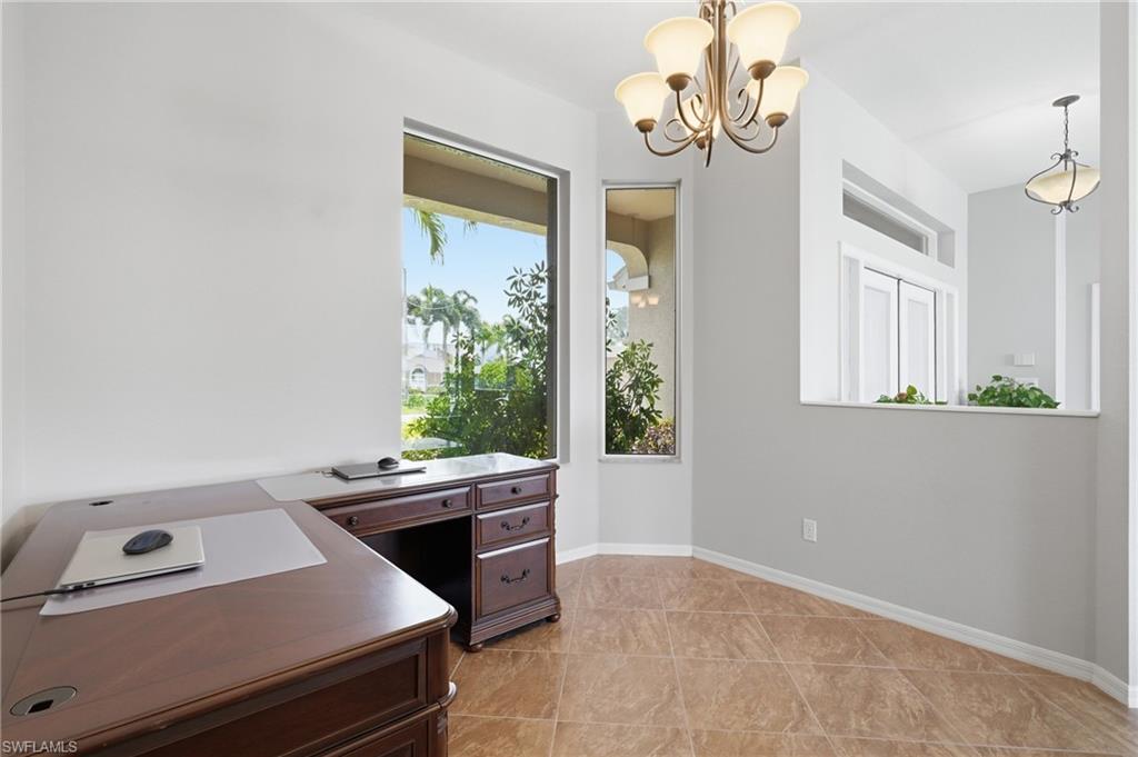 Flex Space / Den / Formal Dining