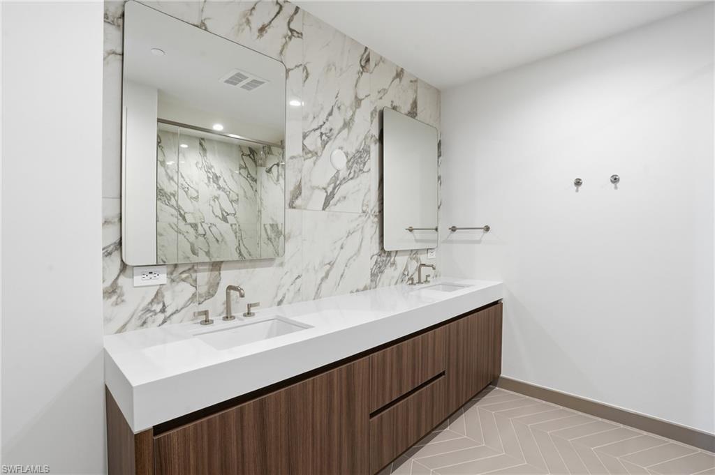 5100 Seagrass BLVD 201 photo 26