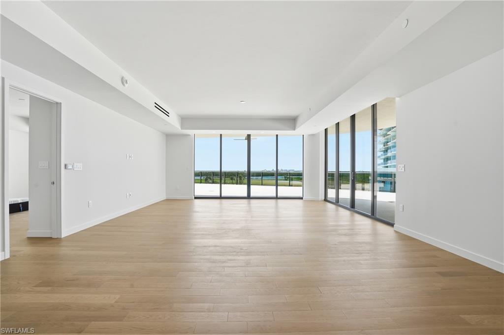5100 Seagrass BLVD 201 photo 9