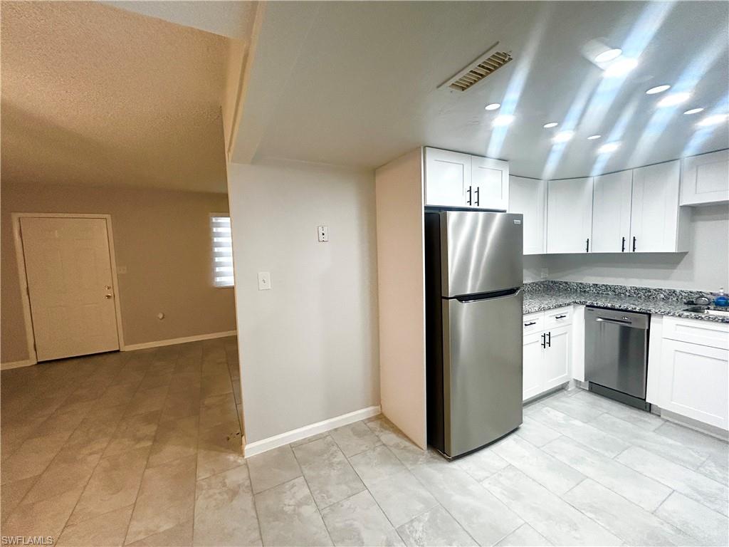 4906 Victoria DR 103 photo 6
